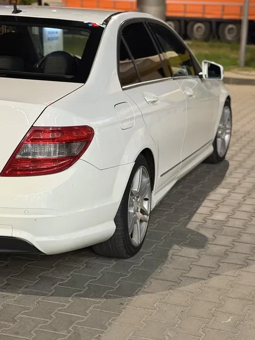 Mercedes-Benz C220 CDI Avantgarde | Automat | 2011 | Stare impecabilă - Imagine 6