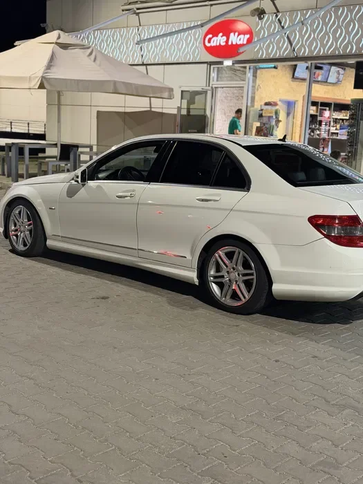 Mercedes-Benz C220 CDI Avantgarde | Automat | 2011 | Stare impecabilă - Imagine 2