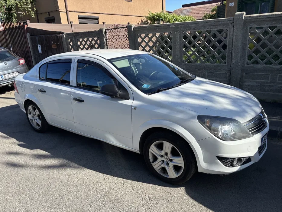 Opel Astra H Berlină 2012 | 1.6 Benzină + GPL Omologat | Stare Tehnică Exemplară | Istoric Mentenanță Dovedibil