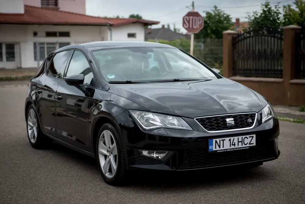 SEAT Leon FR 2017 • 2.0 TDI 150CP • Euro 6 • Vopsea Originală • CarPlay • Încălzire • Jante R17