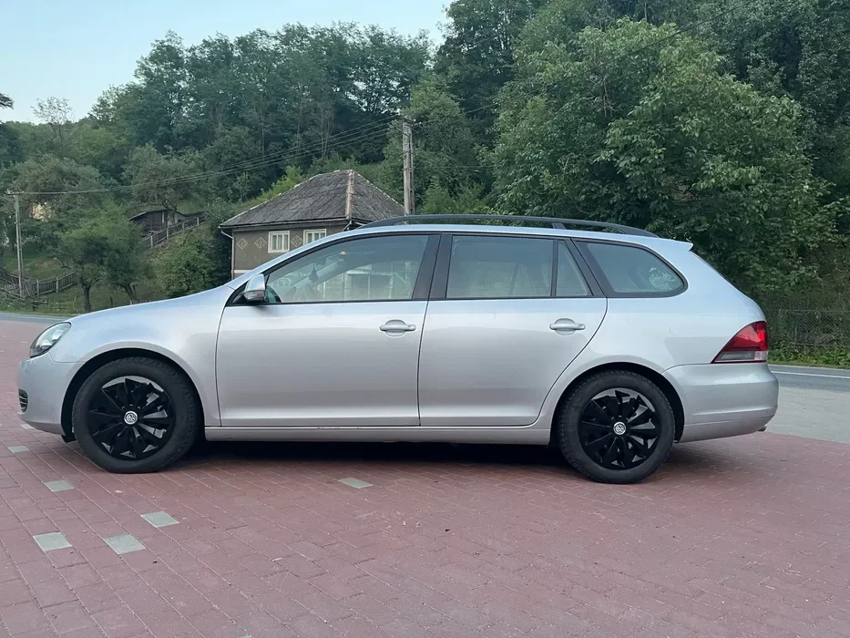 Volkswagen Golf VI 1.6 TDI 2010 | Euro 5 | Dublu Climatronic | Navigație Touchscreen | Preț Negociabil - Imagine 2