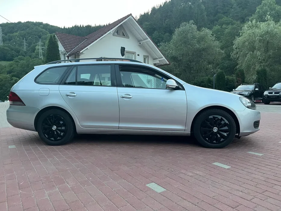 Volkswagen Golf VI 1.6 TDI 2010 | Euro 5 | Dublu Climatronic | Navigație Touchscreen | Preț Negociabil - Imagine 4