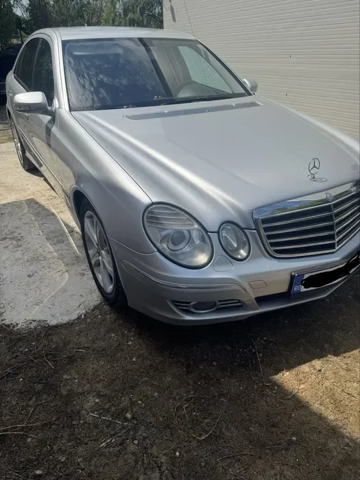 Vând Mercedes-Benz Clasa E (W211) – Stare Foarte Bună, Întreținută - Imagine 4