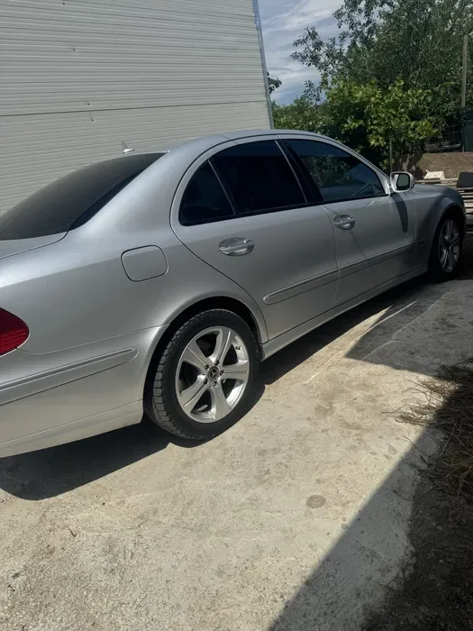 Vând Mercedes-Benz Clasa E (W211) – Stare Foarte Bună, Întreținută - Imagine 7